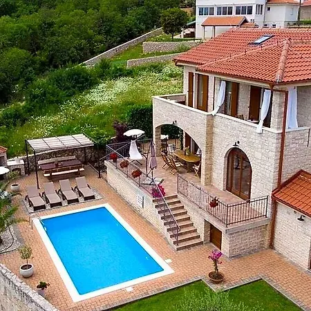 Maya Comfortable 3* Krk Town