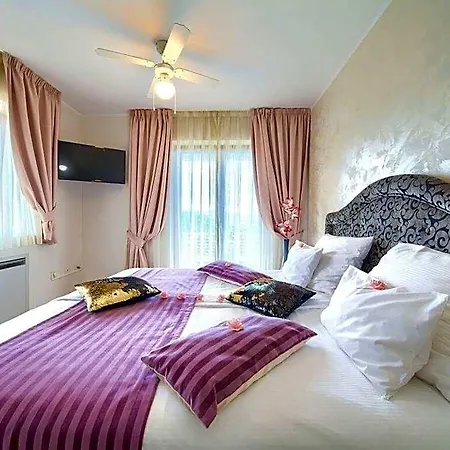 Maya Comfortable 3* Krk Town