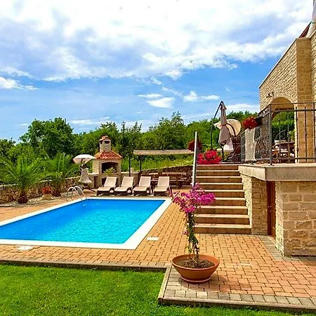 Maya Comfortable Hotel Krk Town