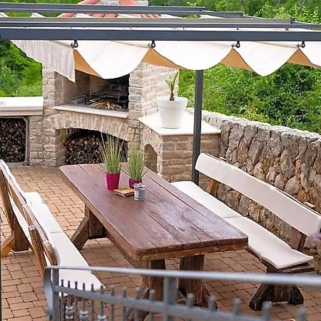 Maya Comfortable Hotel Krk Town
