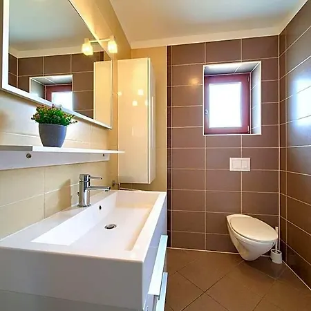 Hotel Maya Comfortable Krk Town