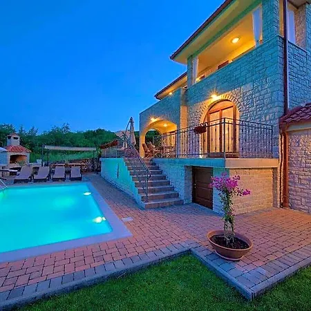 Maya Comfortable 3* Krk Town