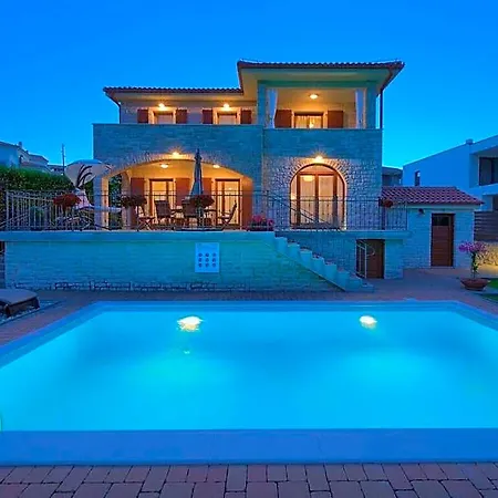 Maya Comfortable Krk Town